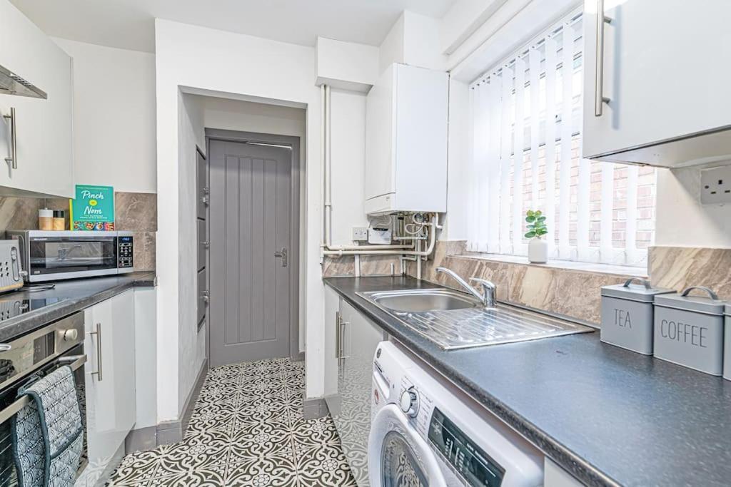 3 Bedroom Holiday House Liverpool Extérieur photo